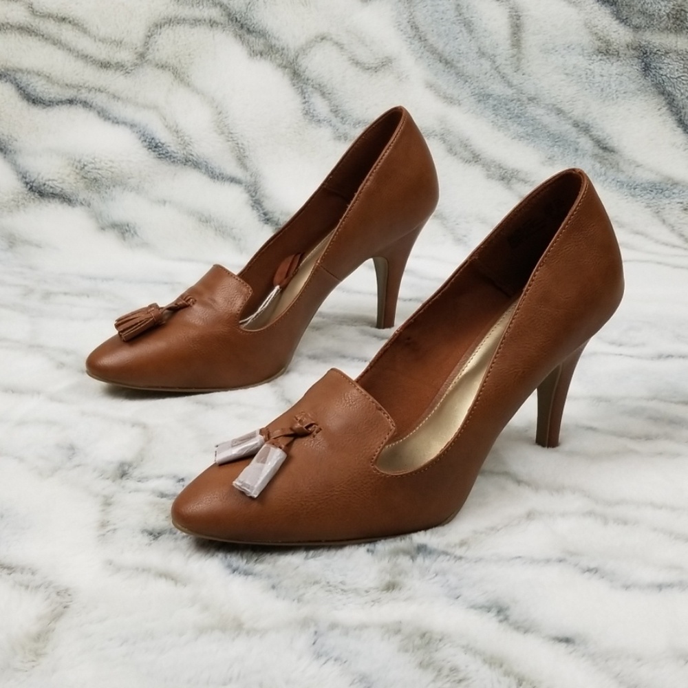 Fioni Tan pumps with Tassles size 7.5 brown